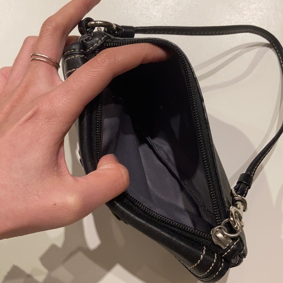 Coach Soho Legacy Turnlock Black Leather Wristlet - Picture 5 of 7